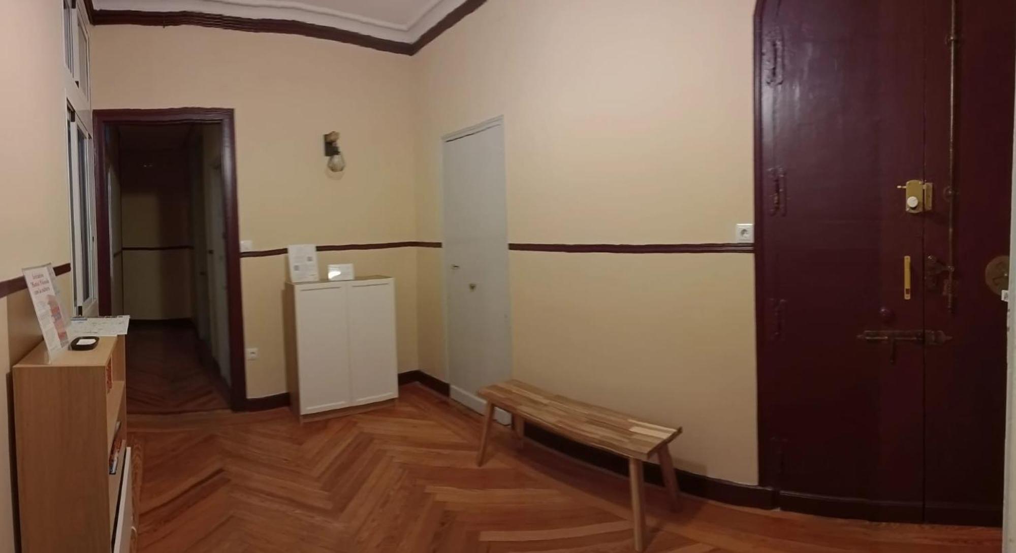 Hostal Yolanda Madrid Esterno foto
